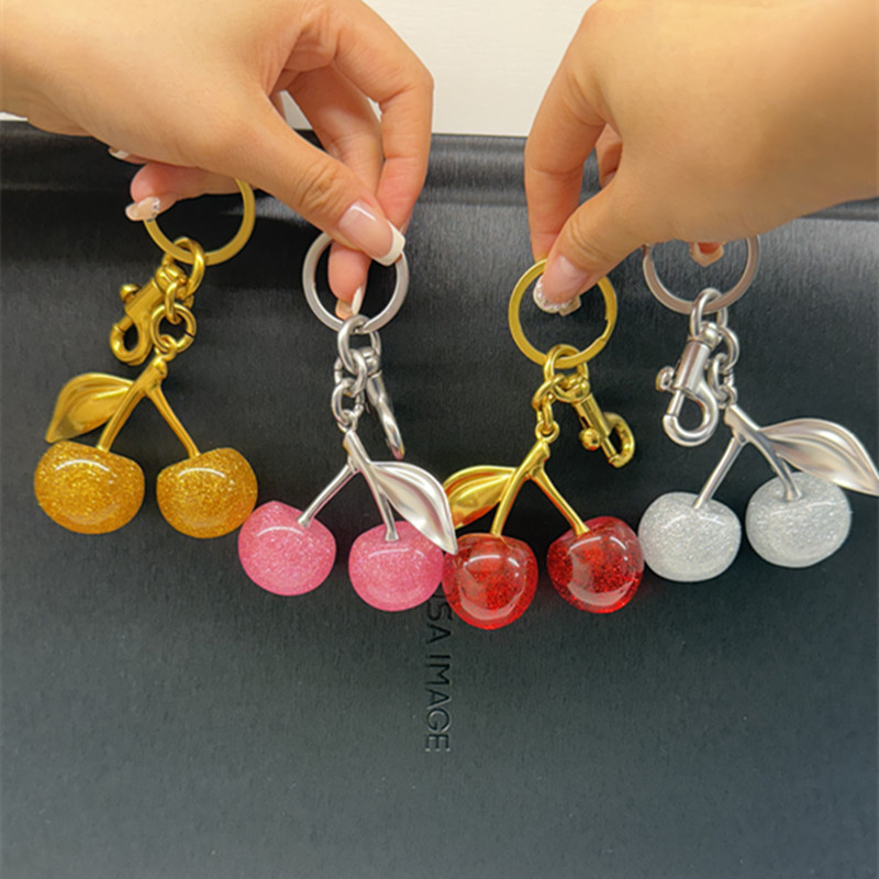 Модный брелок с вишней, летние – обзор и цена Women'S Accessories Coach