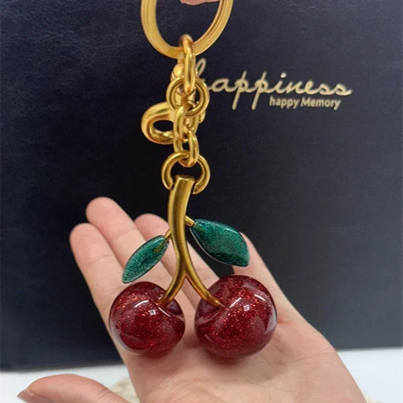 Модный брелок с вишней, летние – обзор и цена Women'S Accessories Coach